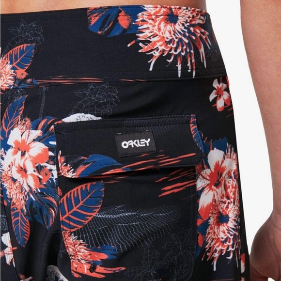 Oakley tropical bloom boardshorts - Picture 5 of 16